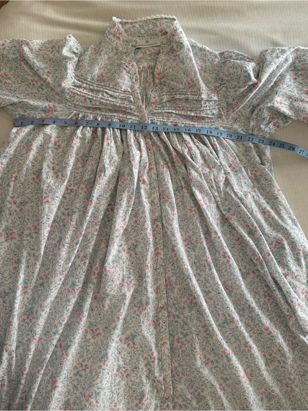 Vintage Eileen West Floral Button-Front Cotton Nightgown in Soft Pastel - Picture 6 of 8